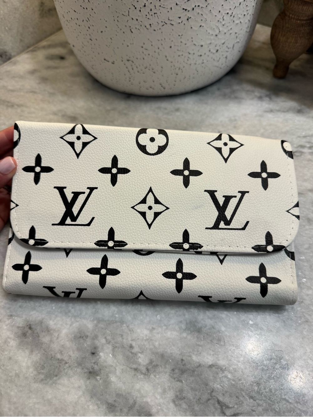 Louis Vuitton Cream and Black Brush Set with Monogram Roll - Picture 2 of 2